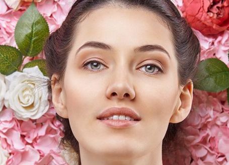 探尋適合瓜子臉女生的四款迷人短發(fā)發(fā)型，供欣賞！