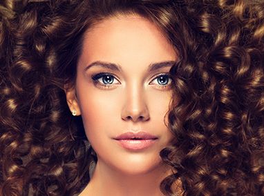 重拾年輕肌膚：4款流行護(hù)膚+日常方法揭秘！增加光彩度~