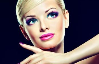 湘雅醫(yī)美，全力打造強(qiáng)大專業(yè)團(tuán)隊(duì)，提供卓越醫(yī)療服務(wù)