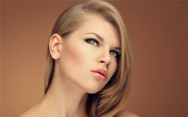 隆胸前后｜真實體驗分享，揭秘手術(shù)過程和效果