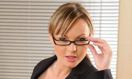 青島哪家醫(yī)院的雙眼皮修復(fù)技術(shù)更佳？李愛(ài)群、李耐國(guó)、孫好杰誰(shuí)的技術(shù)更勝一籌？