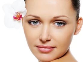 重塑理想體態(tài)：水滴形假體VS半球形假體，哪個效果更出眾？