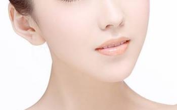 青島分段隆鼻術(shù)醫(yī)生