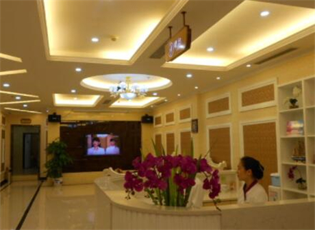 南寧黃振強(qiáng)醫(yī)療美容