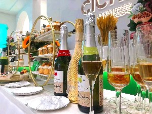 襄陽(yáng)青果青橙醫(yī)療美容診所