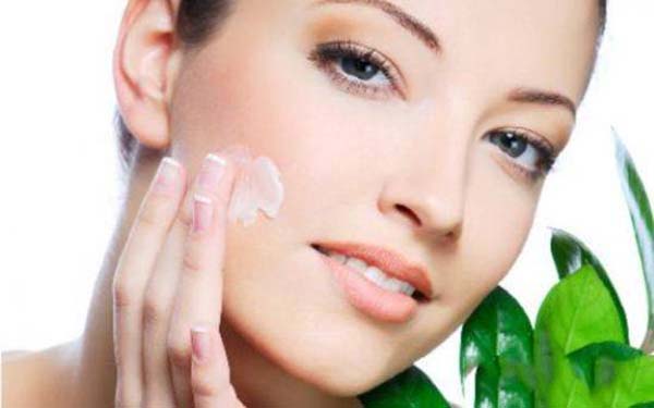 八位頂尖專家整合，梳理耳部整形的最佳選擇