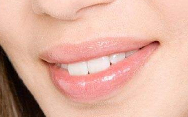 南京哪家醫(yī)院能夠解決乳房下垂問題？推薦前五強醫(yī)院！一同探討終極團隊組合！