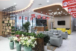 青島艾菲醫(yī)療美容門診部激光去眼袋有何優(yōu)勢？激光去眼袋貴嗎？