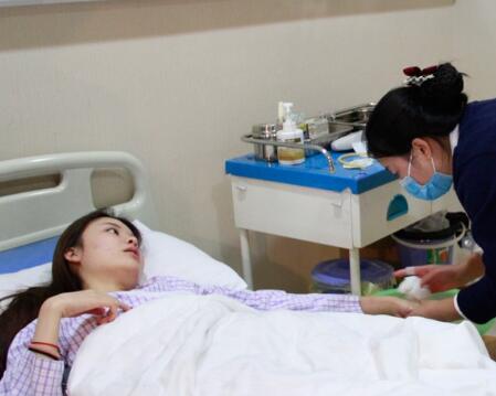 北京藝星整形專家郭峰做假體隆鼻修復(fù)怎么樣?郭峰假體隆鼻修復(fù)案例