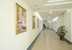 青島元美整形豐額頭有哪些方法？術(shù)后如何護(hù)理？