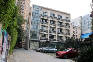 上海伊美爾港華醫(yī)療美容醫(yī)院做假體隆鼻怎么樣？