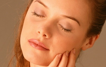 顴骨磨骨需要多少錢呢？術(shù)后有風(fēng)險(xiǎn)嗎？