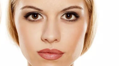 開眼角的危害有哪些？