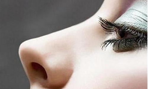 自體脂肪可以填鼻子嗎？