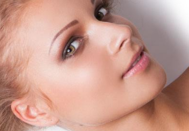 果酸煥膚和光子嫩膚有什么區(qū)別？手術(shù)可以根治痘痘嗎？