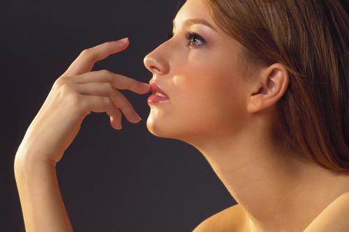 怎么能看出雙眼皮比較假？看著7點帶你解析