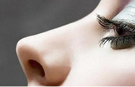 手術(shù)縮鼻翼大概需要多少錢？可能會(huì)出現(xiàn)什么危險(xiǎn)嗎？