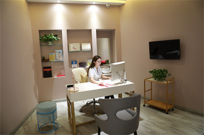 鄭州曼蒂醫(yī)療美容門診部_咨詢室