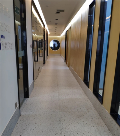 鄭州艾媚爾整形診所_過(guò)道