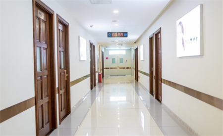 長沙雅膚美膚醫(yī)療美容門診部_過道