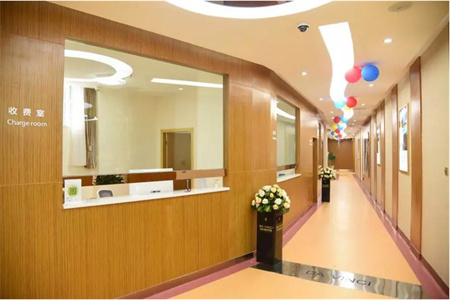 樂(lè)山達(dá)芬奇醫(yī)療美容門診部_醫(yī)院一角
