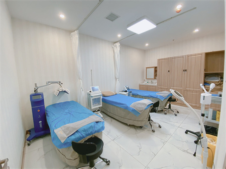 沈陽(yáng)創(chuàng)美薈醫(yī)療美容門(mén)診部_治療室