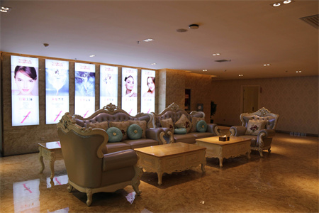 湘潭陽光醫(yī)療美容門診部_醫(yī)院大廳