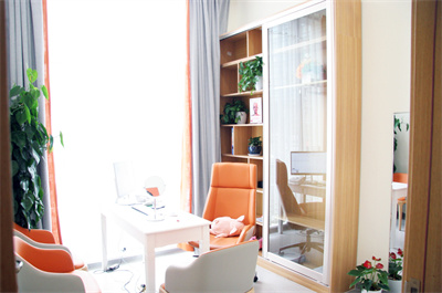 長春洪鵬醫(yī)療美容門診部_咨詢室