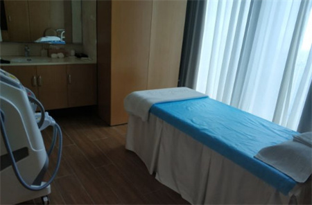 岳陽(yáng)市一人民醫(yī)院燒傷整形美容科_治療室