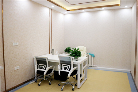 煙臺(tái)潤(rùn)美醫(yī)療美容診所_咨詢室