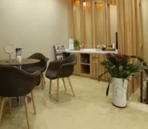 蚌埠多妍醫(yī)療美容門診部_蚌埠多妍醫(yī)療美容門診部休息區(qū)