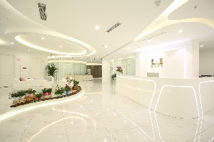 成都花一棠醫(yī)療美容門診部_前臺(tái)大廳