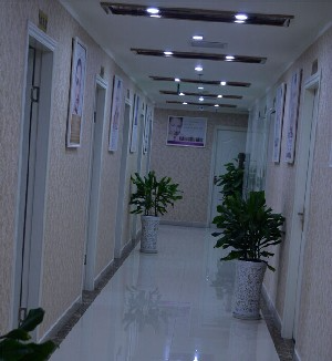成都儀美醫(yī)療美容門(mén)診部_走廊