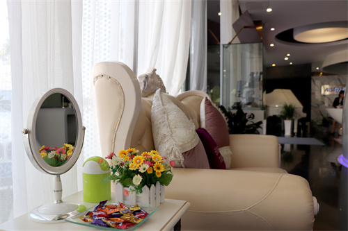 無(wú)錫曼陀羅醫(yī)療美容門診部_候診區(qū)