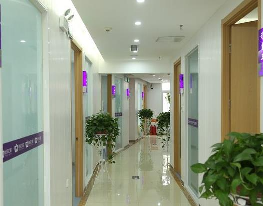 天津優(yōu)貝口腔門診部_走廊