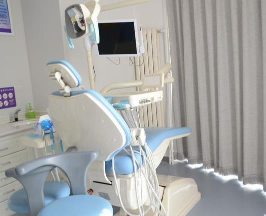天津優(yōu)貝口腔門診部_治療室