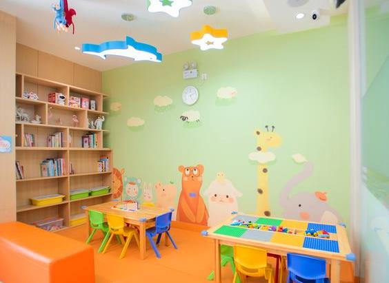 天津利輝口腔門(mén)診部_兒童游樂(lè)區(qū)