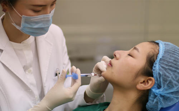 愛(ài)貝芙墊下巴的效果怎么樣?術(shù)后如何護(hù)理?