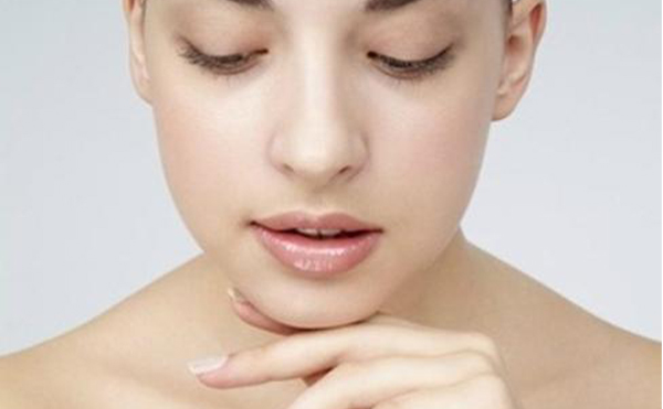 自體脂肪可以豐下巴嗎 ？