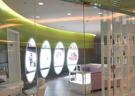 北京歐華醫(yī)療美容醫(yī)院隆胸怎么樣？北京歐華做雙眼皮隆胸多少錢(qián)？